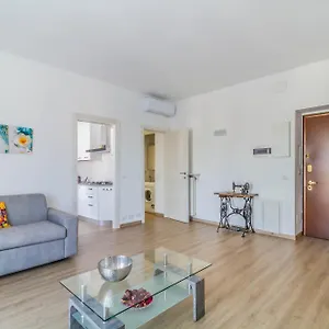 https://domusmi-benedetto-28.italymilanhotels.net