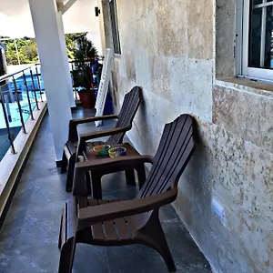 https://fully-equipped-new-1br-apt-dt-2mins-to-beach.greaterantilleshotels.net